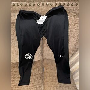 NWT exclusive EYBL compression 3/4 tights 2xl